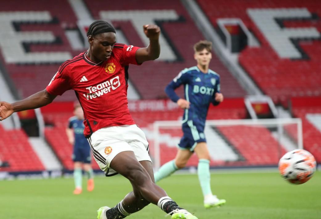 备战德比，被召回的外租小将奥贡奈耶被召入卡里克一线队训练